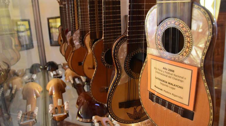 charango walaycho, walacho charango, charango chiquito, charngo chiquitito, pequeño charango, charango pequeños walaychos de bolvia